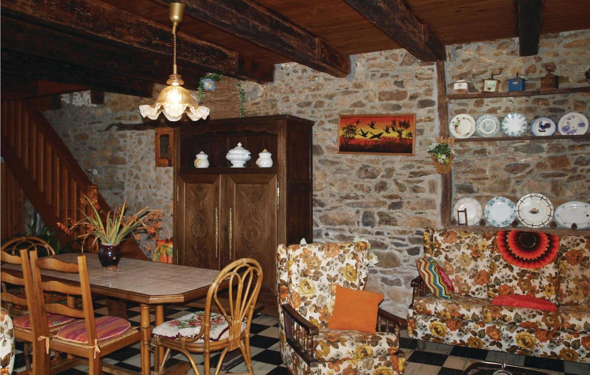 Lovely Home In Le Faouet With Kitchen Exterior foto